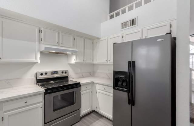 2 STORY HOME IN GREAT LOCATION! EXCELLENT COMMUNITY WITH COMMUNITY POOL! - 4162 East Wayland Road, Phoenix, AZ 85040