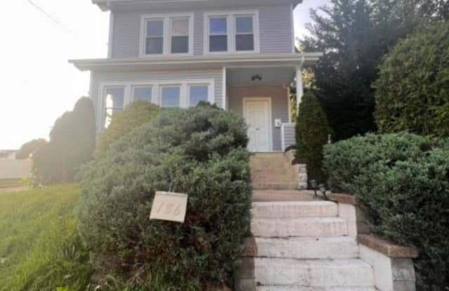 186 Old Rd - 186 Old Road, Sewaren, NJ 07077