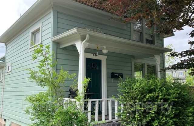 950 SW Jefferson Ave photos photos