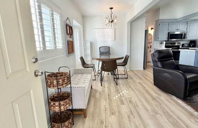 1 Bed 1 Bath @ Kings Row 55+ Community! Gallery 4