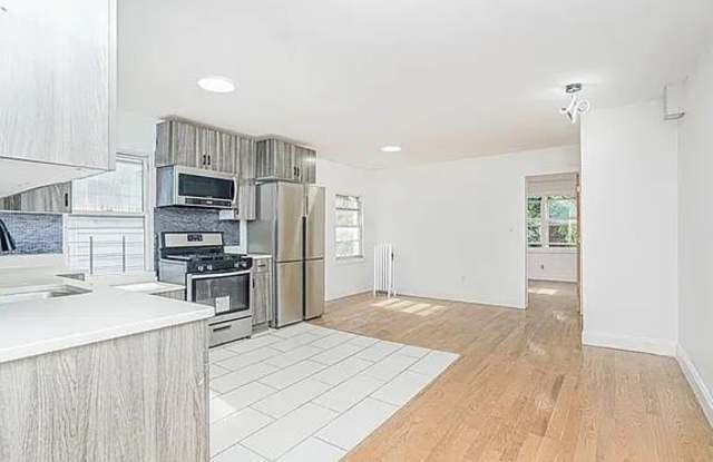 592 E 39th Street photos photos