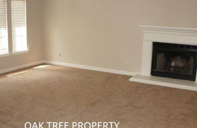 2138 E. Pryor Gallery 4