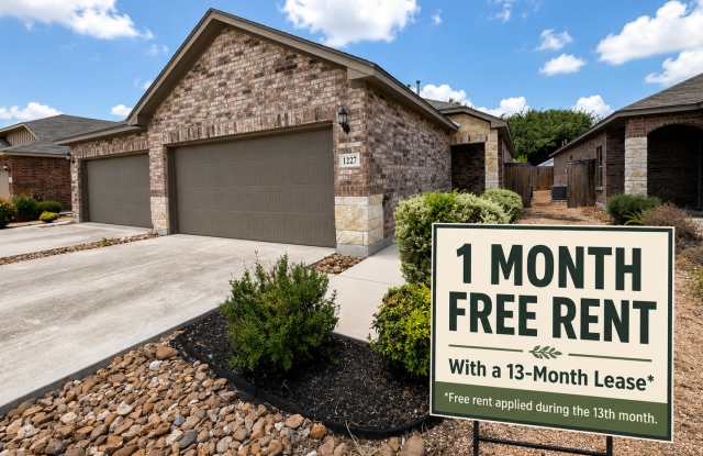 1 Month Free rent with a 13 Month Lease /  Walk to Gruene/  Fridge Inculded / No Carpet / CISD photos photos