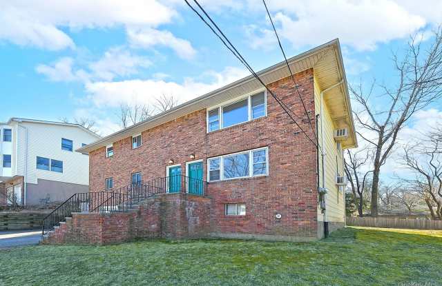 8 Harbor Hill Road Gallery 2