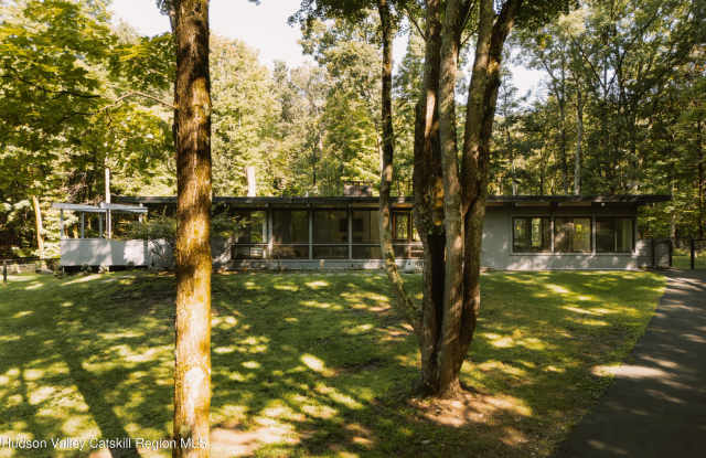 191 Ridge Road Gallery 2