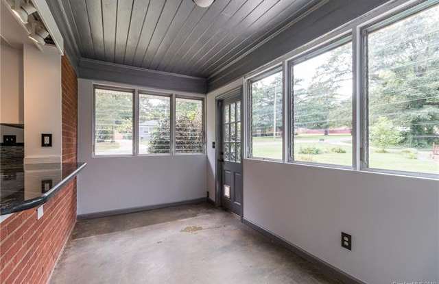 2919 Springway Drive Gallery 4