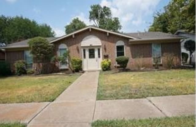 1590 Travis Street - 1590 Travis Street, Garland, TX 75042