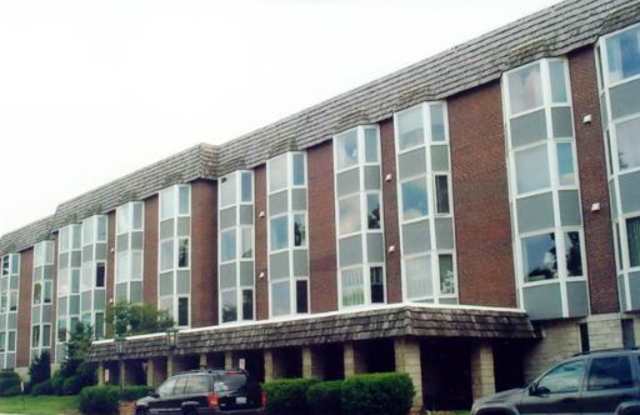 200 THAMES Parkway - 200 Thames Parkway, Park Ridge, IL 60068