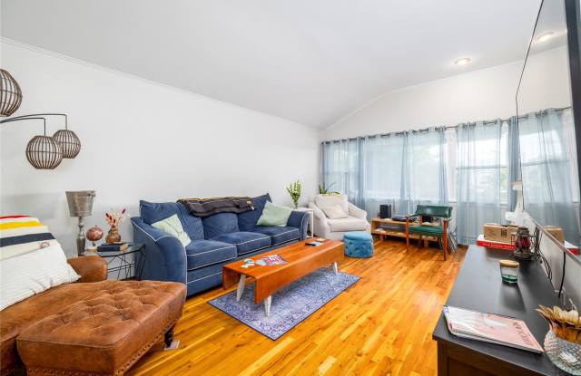 270 W Hudson Street photos photos