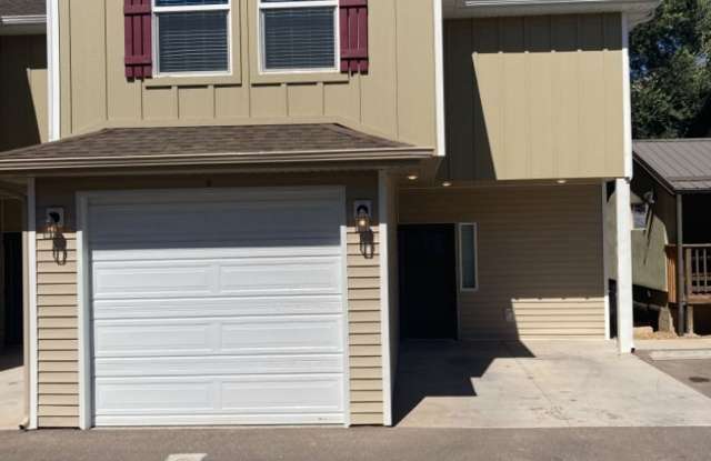 2 Bedroom + Den/Office 2.5 Bathroom -1 year new in the heart of Cedar City! photos photos