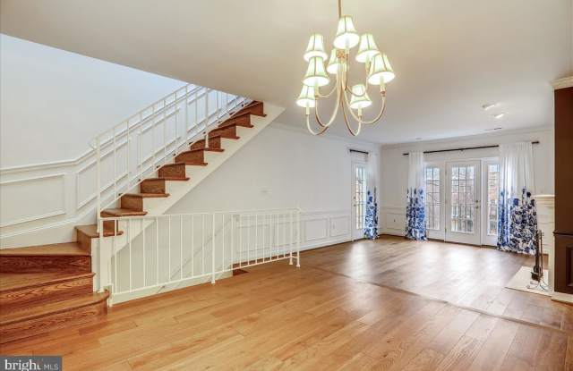 4609 MACARTHUR BOULEVARD NW Gallery 4