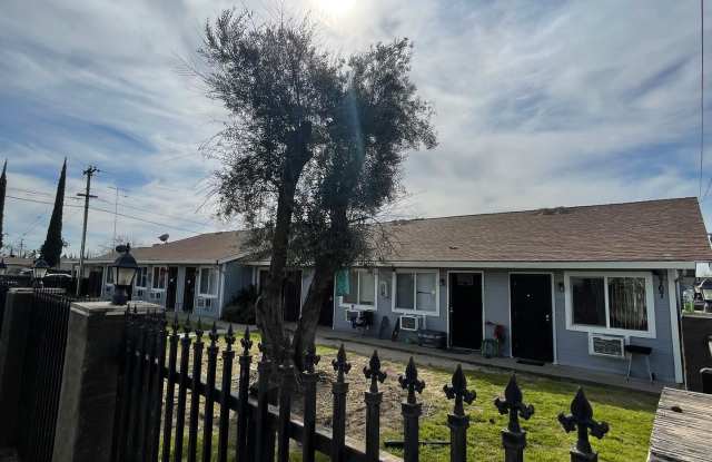 Call About our MOVE IN SPECIAL at 6767 California St #5, Winton photos photos