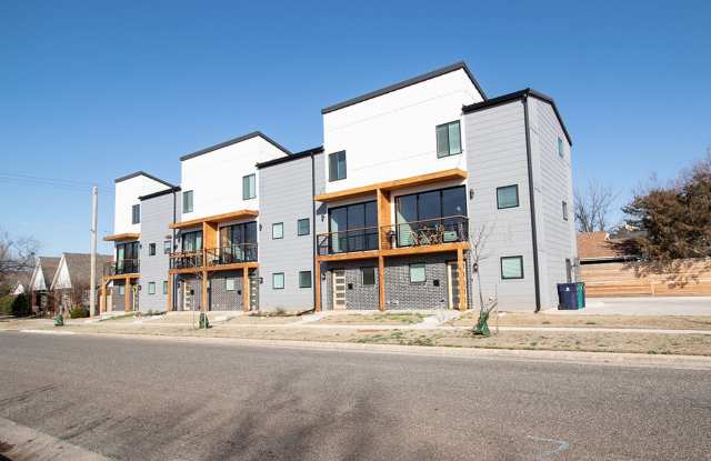 Gorgeous 2BD/2BTH Luxury Apartment in the Heart of the Plaza and Paseo District Gallery 3