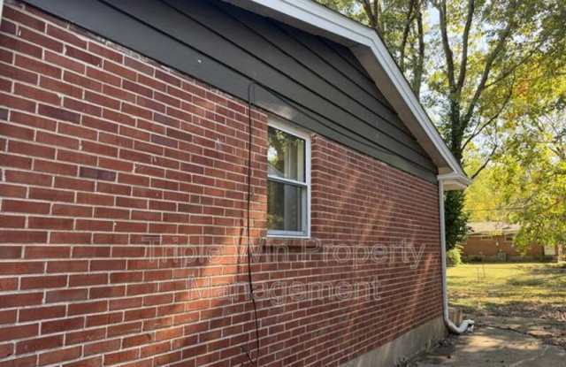 1380 Cove Ln Gallery 3