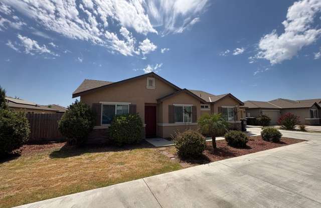 NW Visalia Home Available Now! photos photos