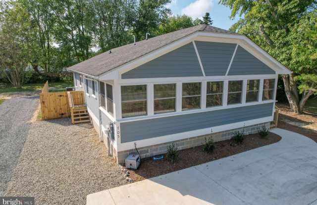 705 COUNTRY CLUB Road Gallery 2