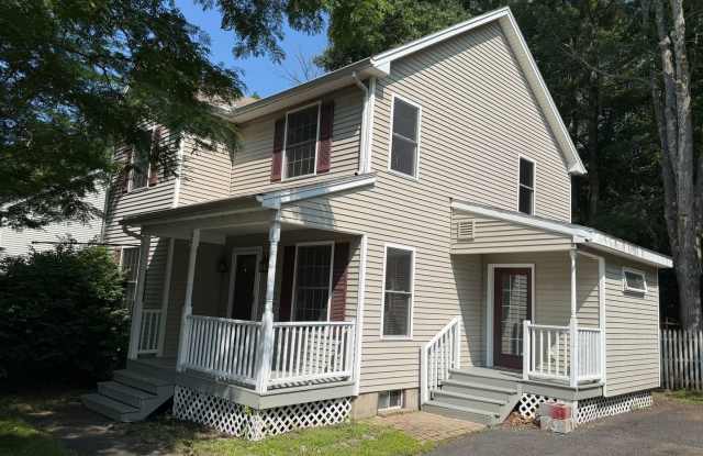 Pristine 3 BR, Single Family Home in Belchertown's Most Coveted Neighborhood! Gallery 3