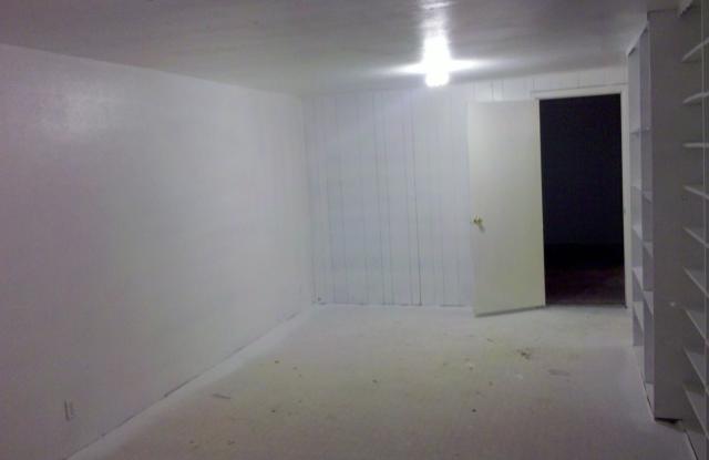 5307 Vaughn Street Gallery 3
