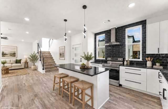 Beautiful New Construction | Rogers Gallery 4