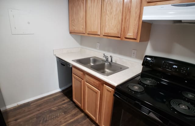 3311 S Monaco Pkwy Apt B - 3311 South Monaco Parkway, Denver, CO 80222