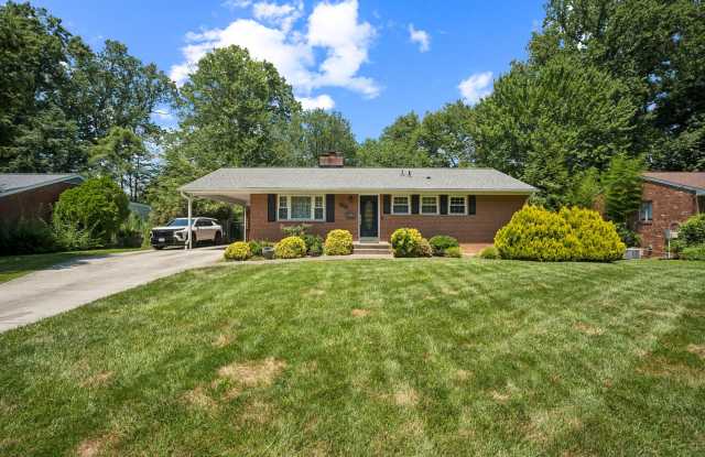 Charming 4 Bedroom Brick Home - Ideal Location photos photos