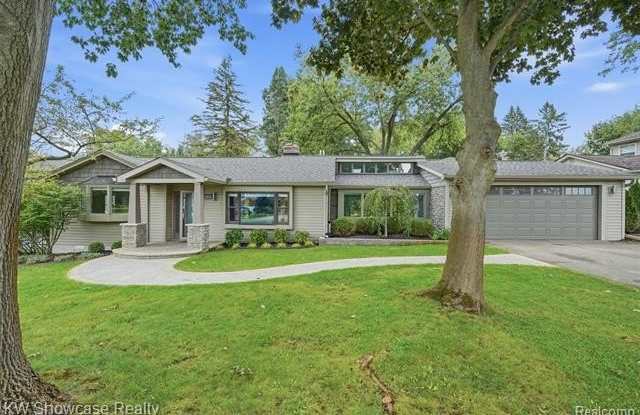 2152 Shankin Drive Gallery 1