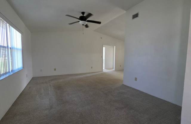 3 Bedroom 2 Bath Home with a 2 car garage in Fairway Estates Gallery 4