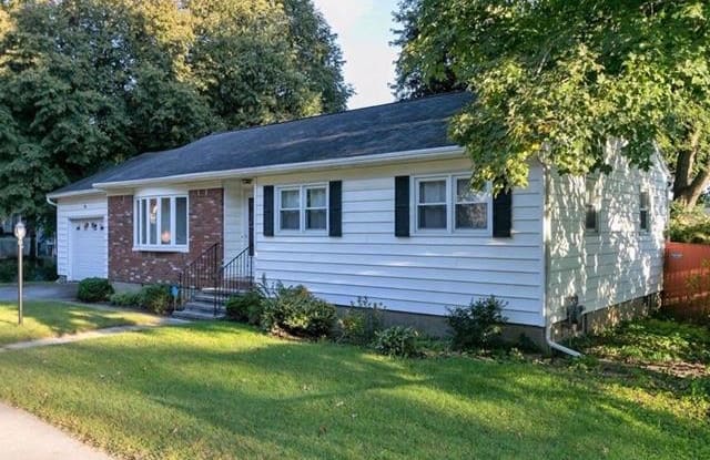 76 LINCOLN AV - 76 Lincoln Avenue, Saratoga Springs, NY 12866
