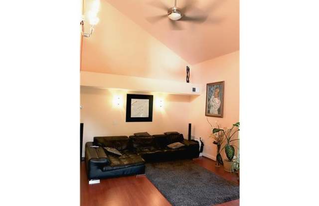 706 STEAMBOAT STATION STATION Gallery 3