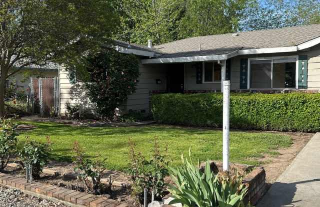 Reserve Now for Fall 2026 / 1443 N Cherry St - 1443 North Cherry Street, Chico, CA 95926