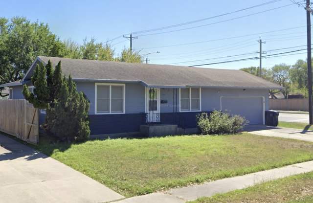 1049 Driftwood Place Gallery 1