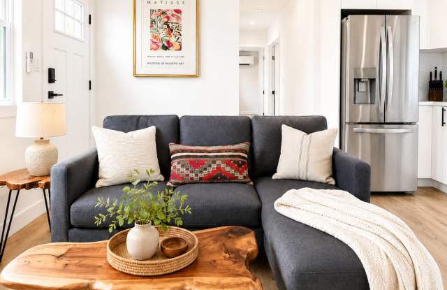 5735 Wilhelmina Ave Gallery 3