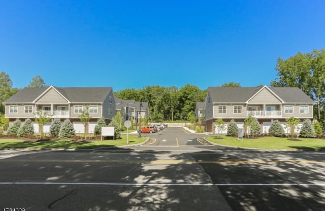 22 GROVE AVE - 22 Grove Ave, Essex County, NJ 07009