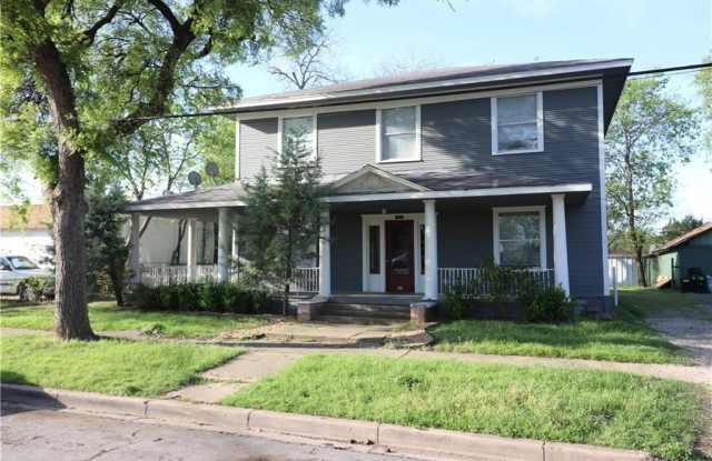 409 W Franklin Street - 409 West Franklin Street, Waxahachie, TX 75165