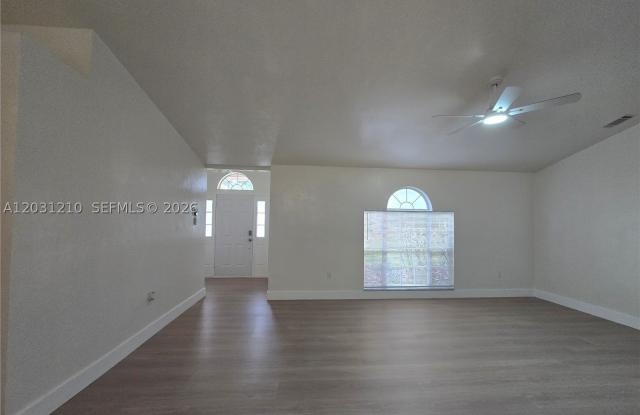 8309 SW 61st Place Gallery 4