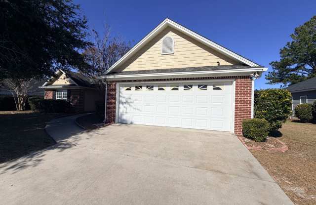 4bd/2ba located in the Highlands Subdivision right off of Bemiss. photos photos