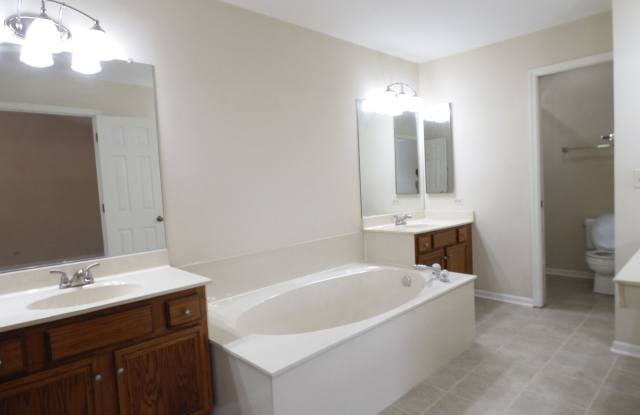 4835 Prestwick Place Gallery 4