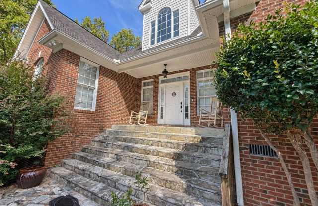 Spacious 7-Bedroom, 4-Bath Home with Finished Basement, Sunroom & Outdoor Kitchen Gallery 3