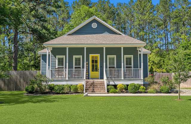 FULLY FURN LEASE/MOST UTILITIES, LAWNCARE & POOL MAINT INCLUDED! ACRE LOT W/ WORKSHOP! photos photos