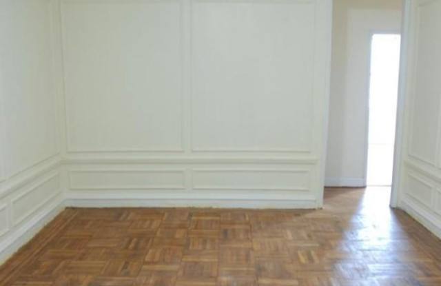 1934 University Ave Gallery 4