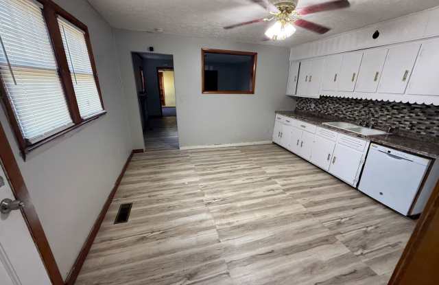 Three Bedroom Two Bath Home in Huntington photos photos