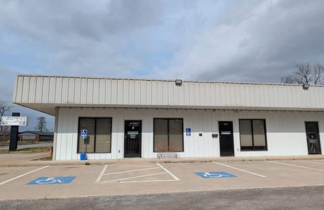Office/Retail Commercial Space in Pryor Gallery 3
