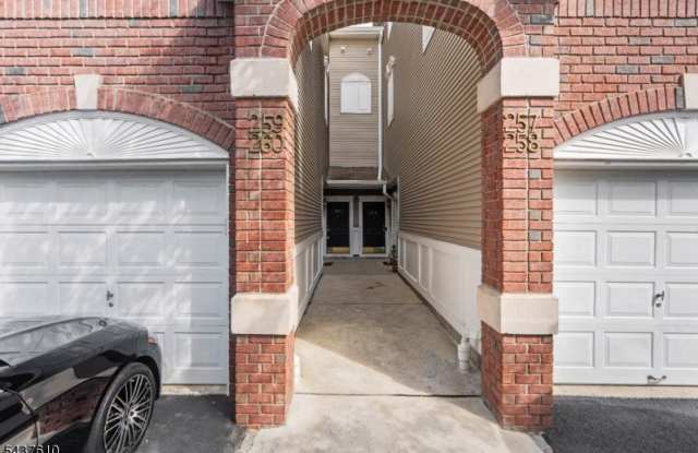 260 Riverwalk Way Gallery 2