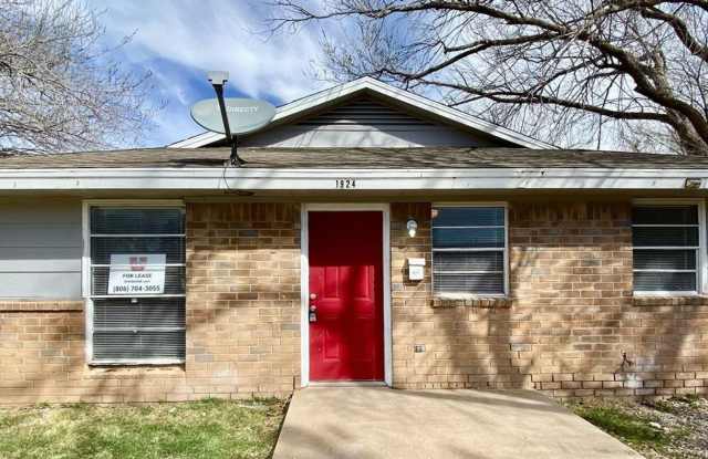$0 First Month's Rent / $0 Deposit at Move-in - 1924 16th Street, Lubbock, TX 79401
