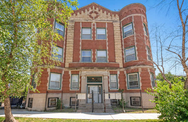 2Bed/1Bath Next to Washington Park - 5201 South Calumet Avenue, Chicago, IL 60615