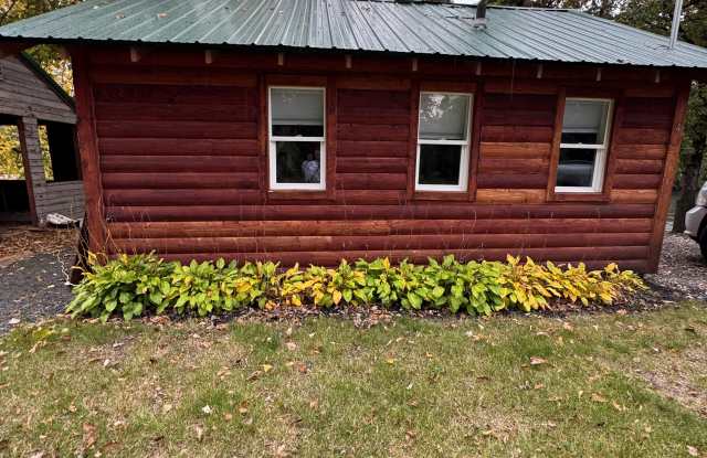 1992 93rd Street (cabin 3) Gallery 1