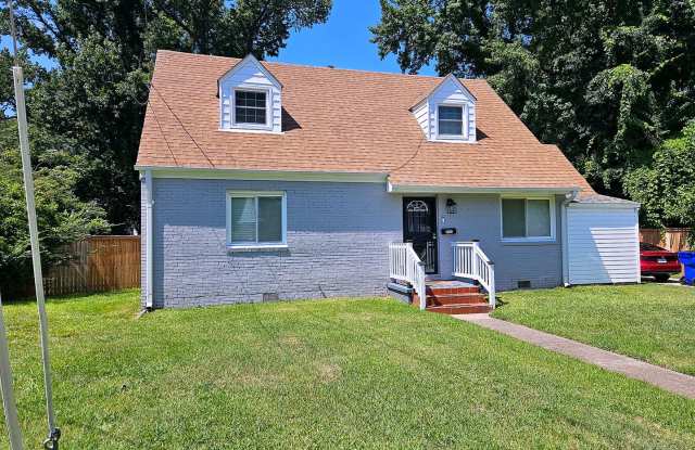 Beautifully Renovated 4-Bedroom Home In Norfolk Gallery 3
