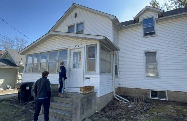 205 East Phoenix Avenue - 1 photos photos