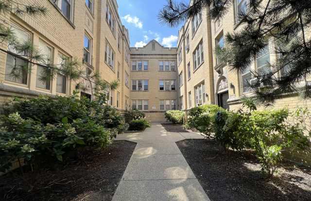 2414 N KILBOURN Avenue photos photos