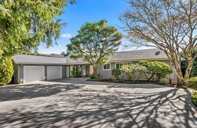 4-Bedroom Luxury Home for Rent by Portland Golf Club photos photos